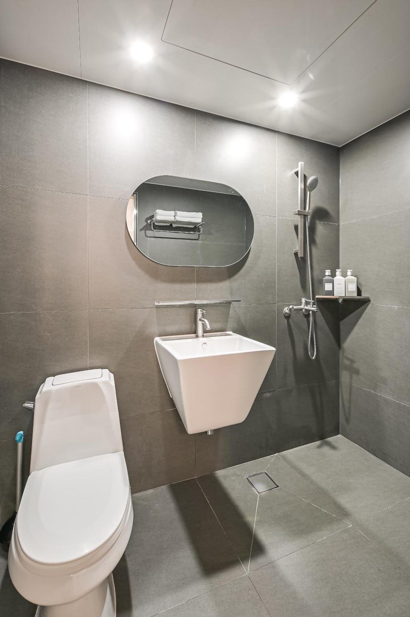 Ssh Myeongdong Dongdo Hostel سيول الغرفة الصورة